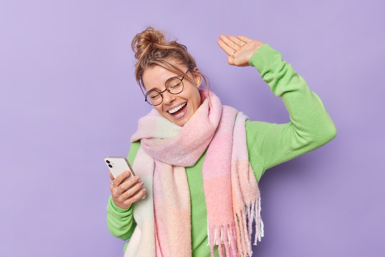 woman practicing English conversation on mobile